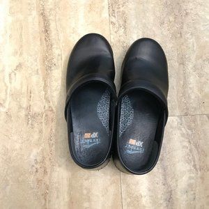 Black Dansko Pro XP 2.0 Clog size 37- Unworn